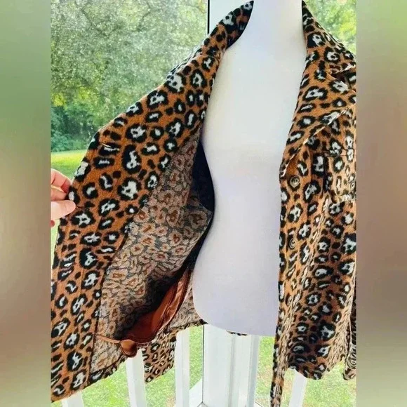 Simply Southern animal print shacket large - Picture 3 of 8